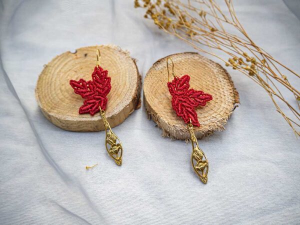 PENDIENTE LEAF ROJO