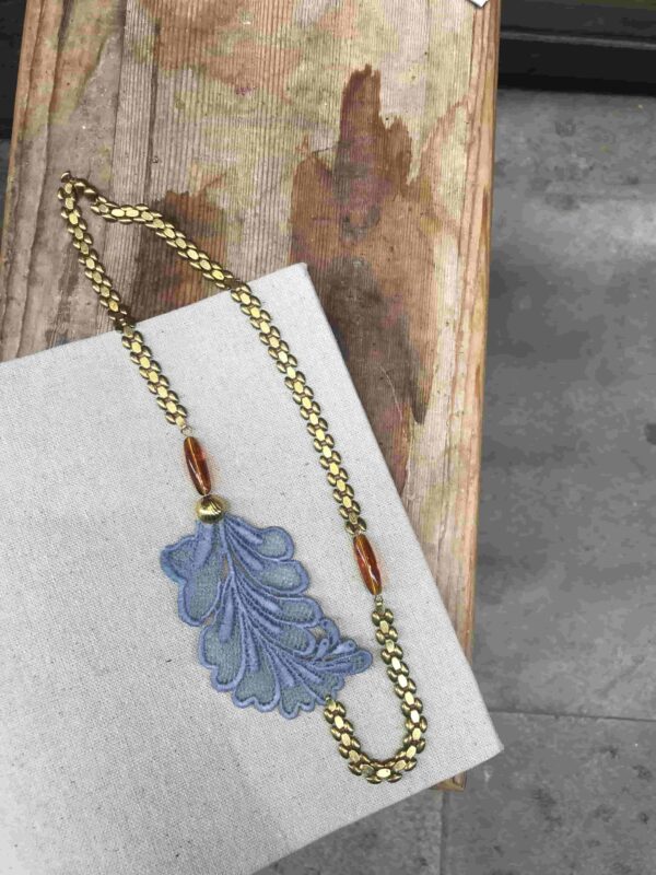 Collar Barroco Malva