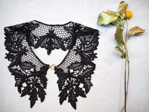 cuello Tokyo negro