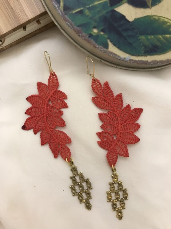 Pendiente botanico rojo